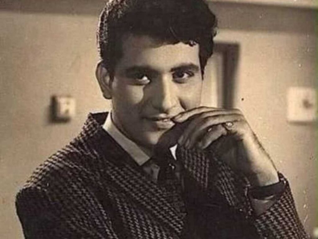 Manoj Kumar was a hit romantic hero, but he chose radical roles in films like Roti Kapda Aur Makaan, and Shor, besides the patriotic ones